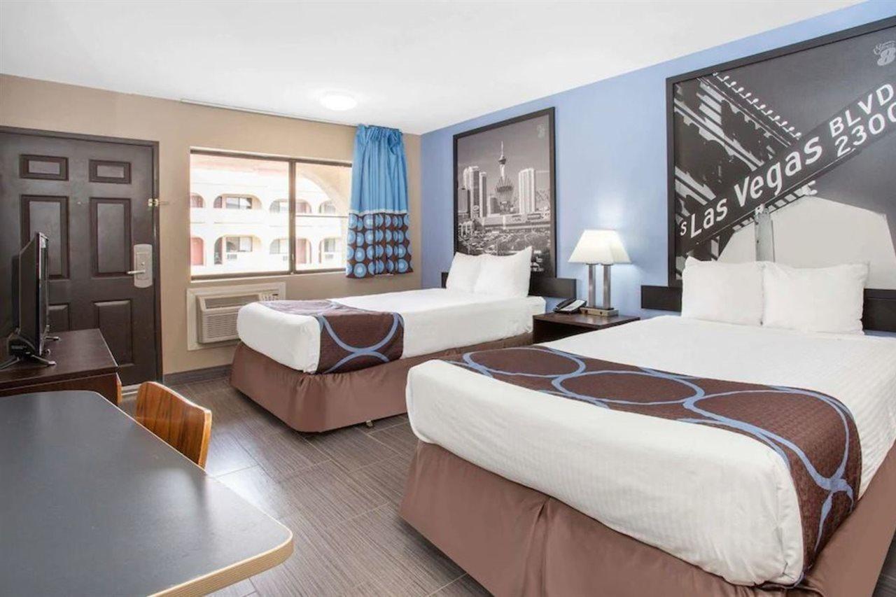 Super 8 By Wyndham Las Vegas Nellis Afb Area Экстерьер фото