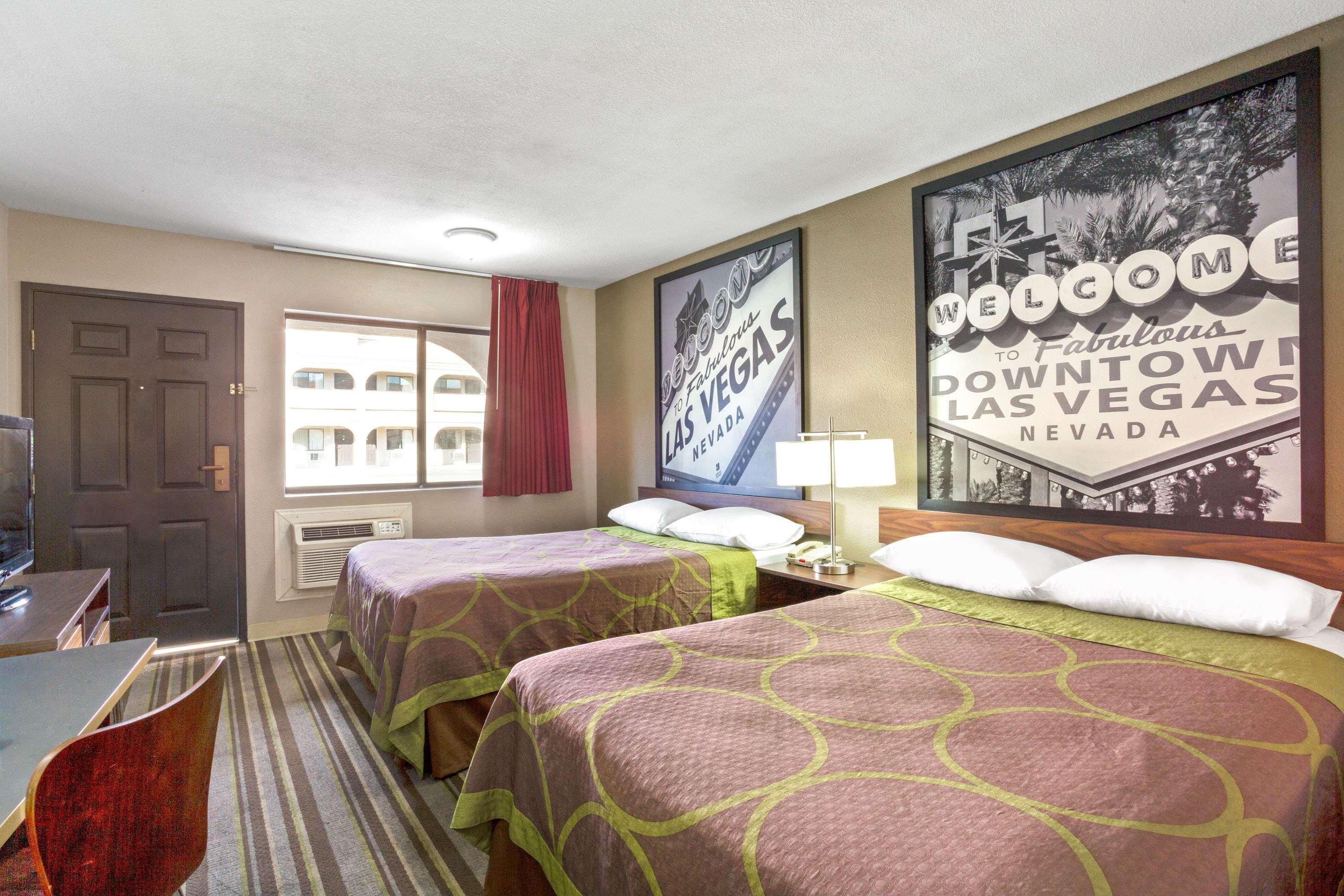 Super 8 By Wyndham Las Vegas Nellis Afb Area Экстерьер фото
