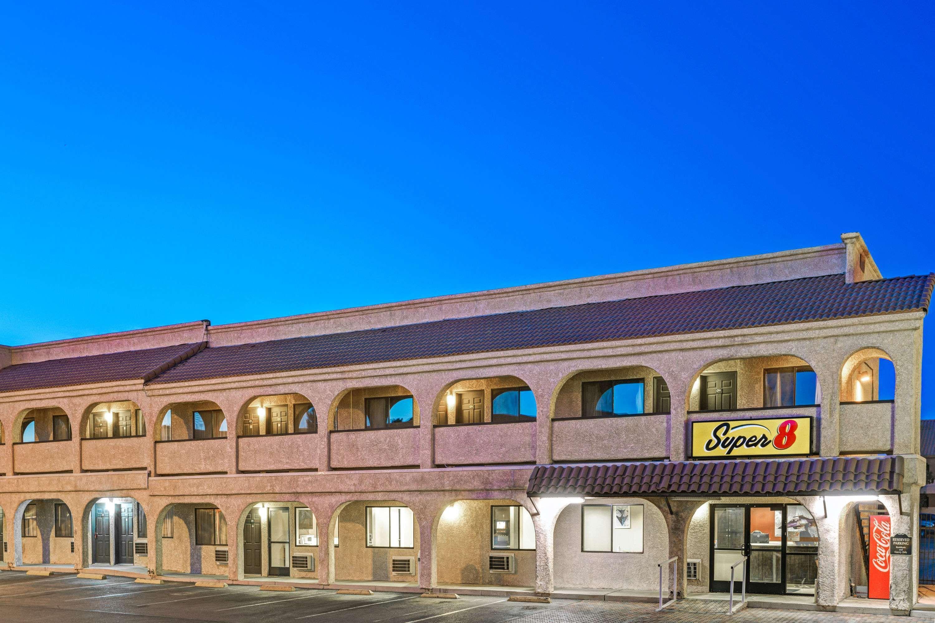 Super 8 By Wyndham Las Vegas Nellis Afb Area Экстерьер фото