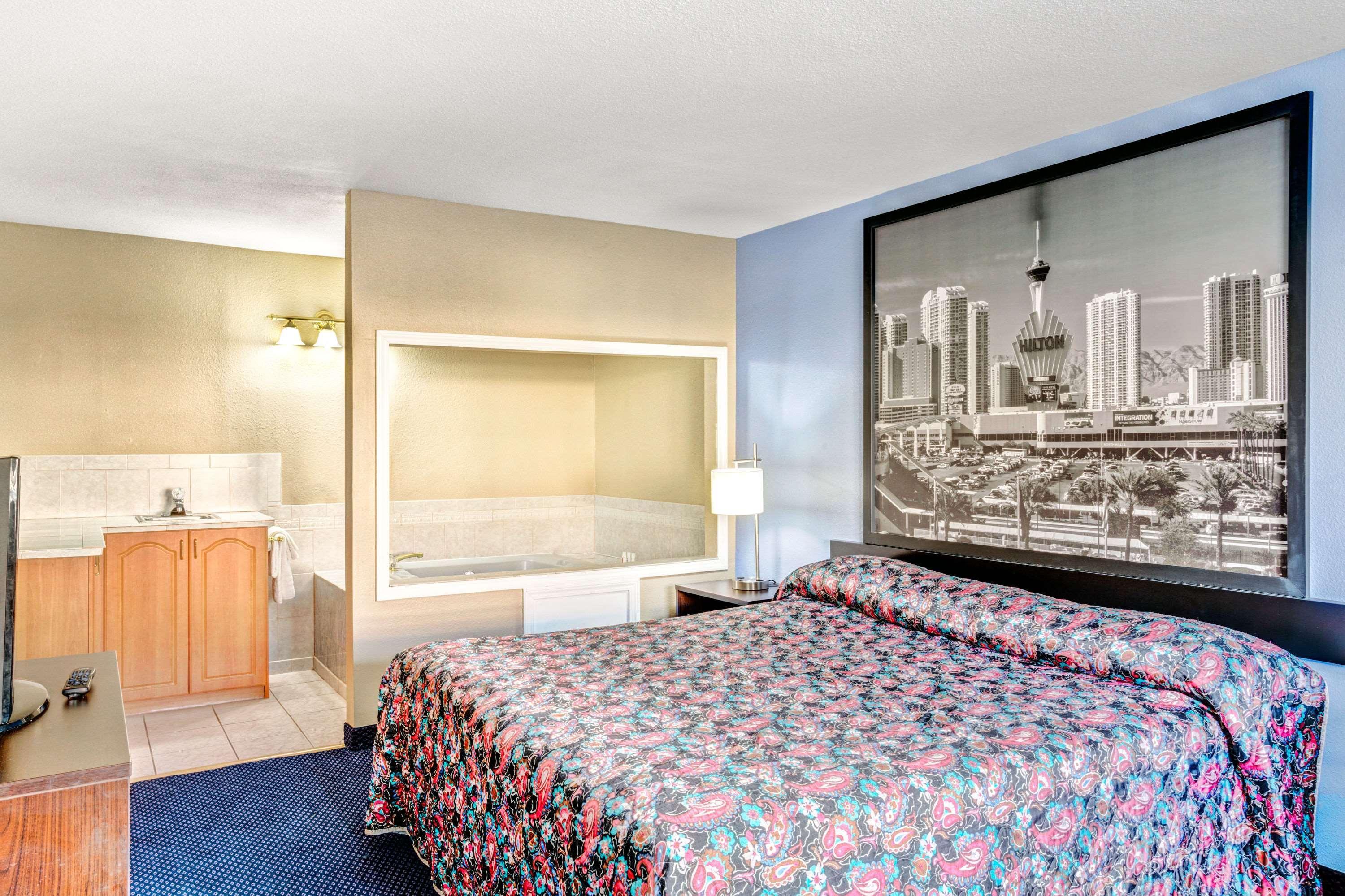 Super 8 By Wyndham Las Vegas Nellis Afb Area Экстерьер фото