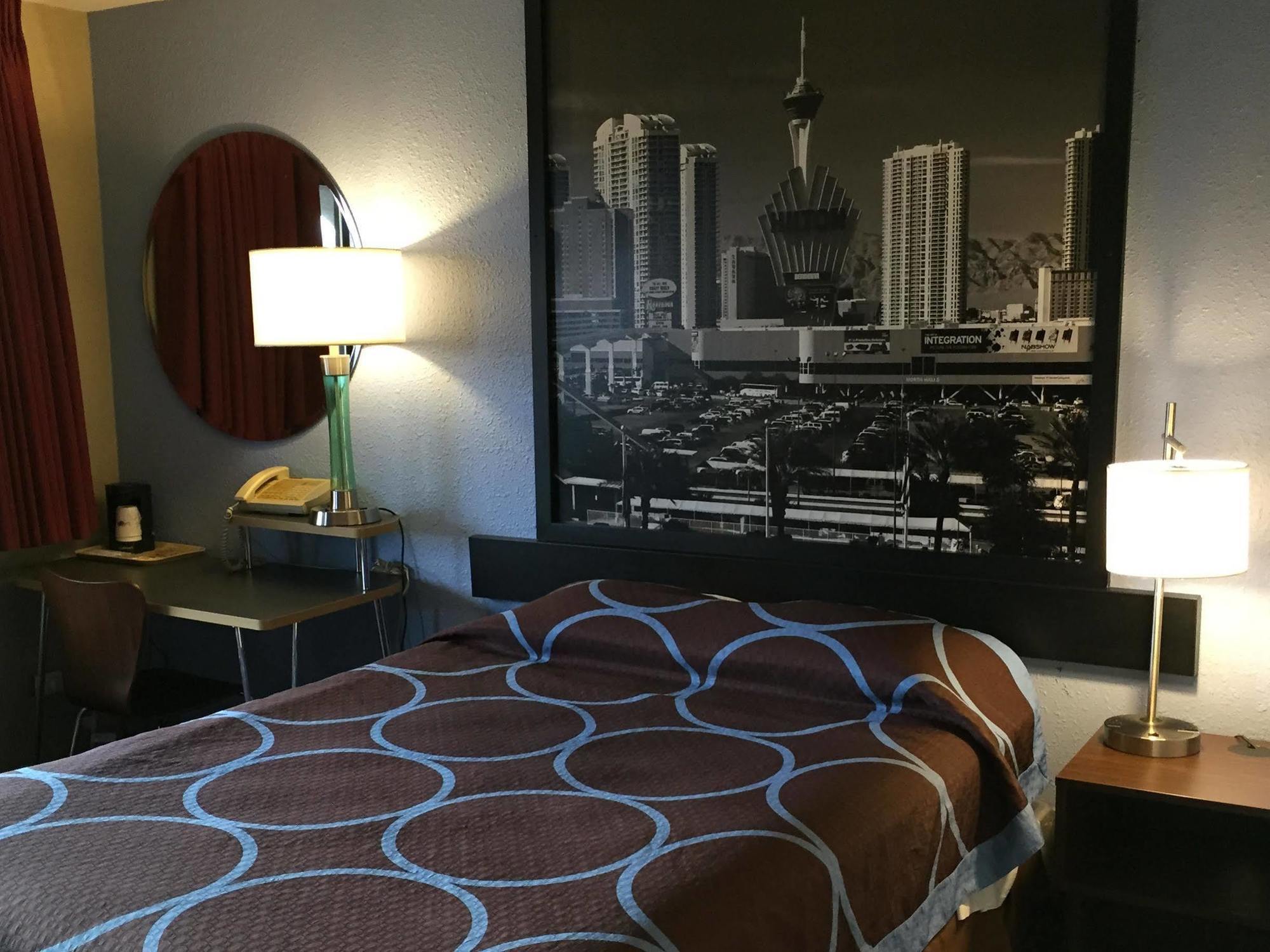 Super 8 By Wyndham Las Vegas Nellis Afb Area Экстерьер фото